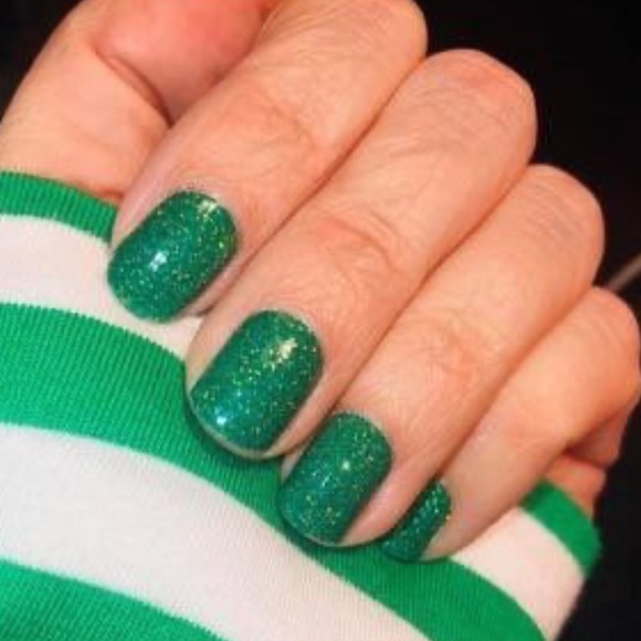 *Retired* Color Street: Queen of Green | St. Patrick’s Day Gold Glitter Holiday - Picture 11 of 12